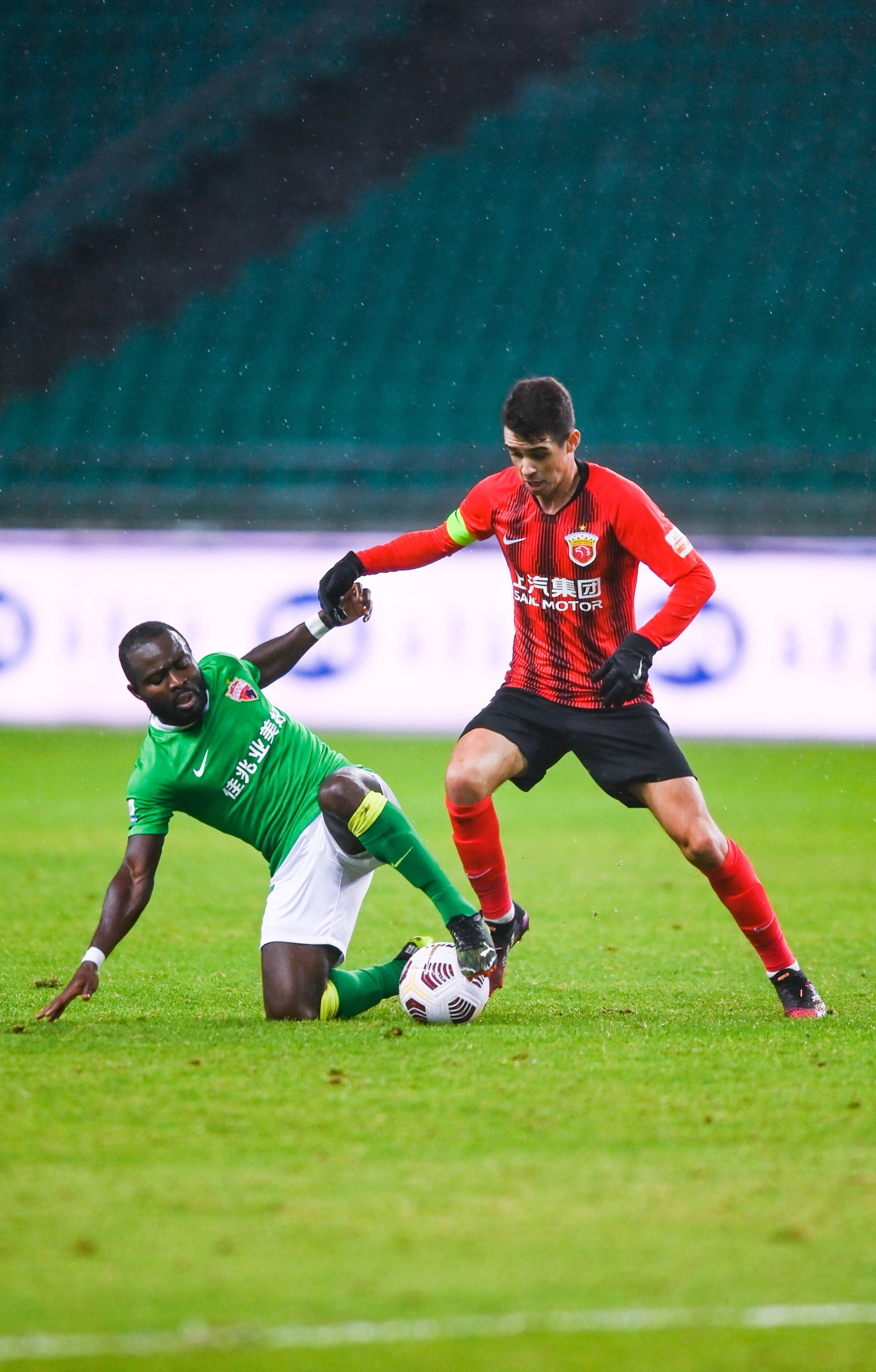 球场多面手 球场多面手