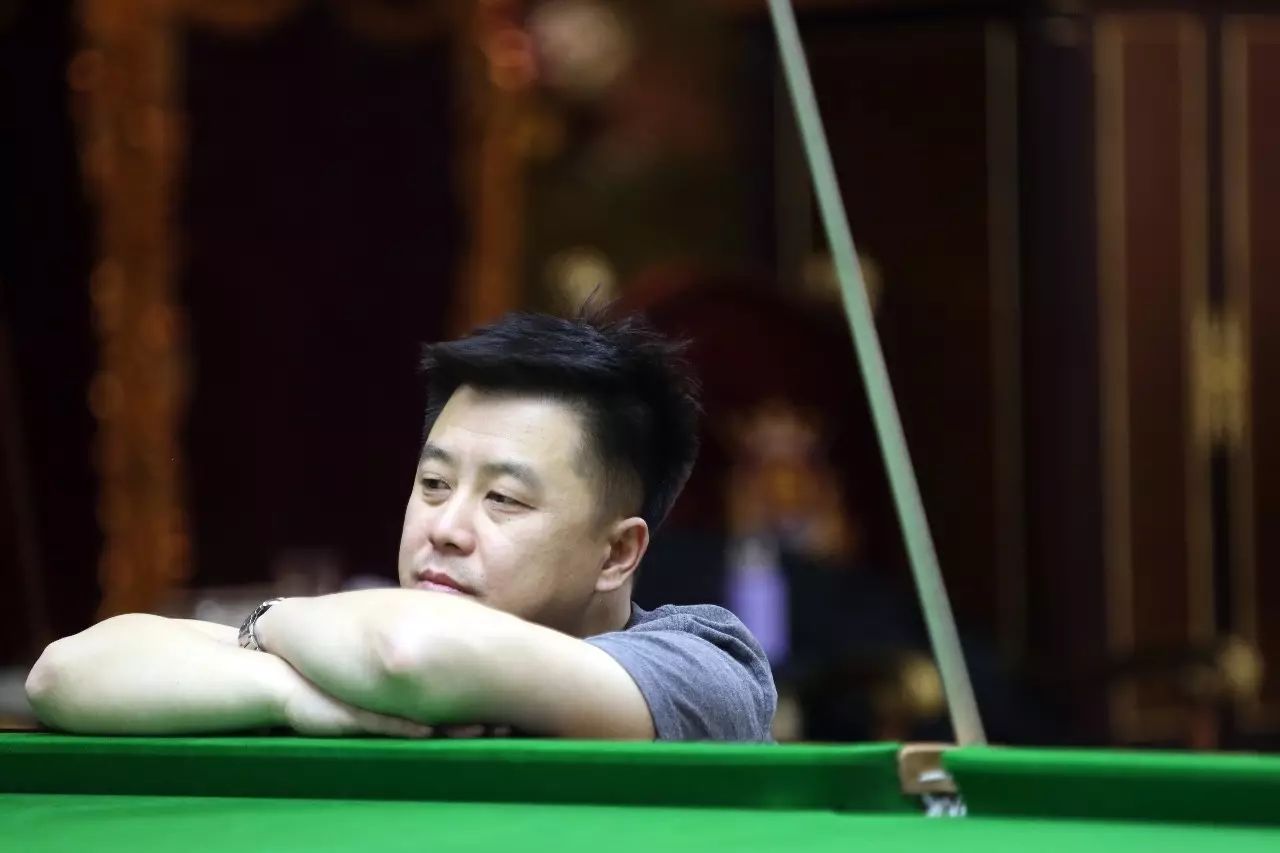 容与激动人 容与激动人