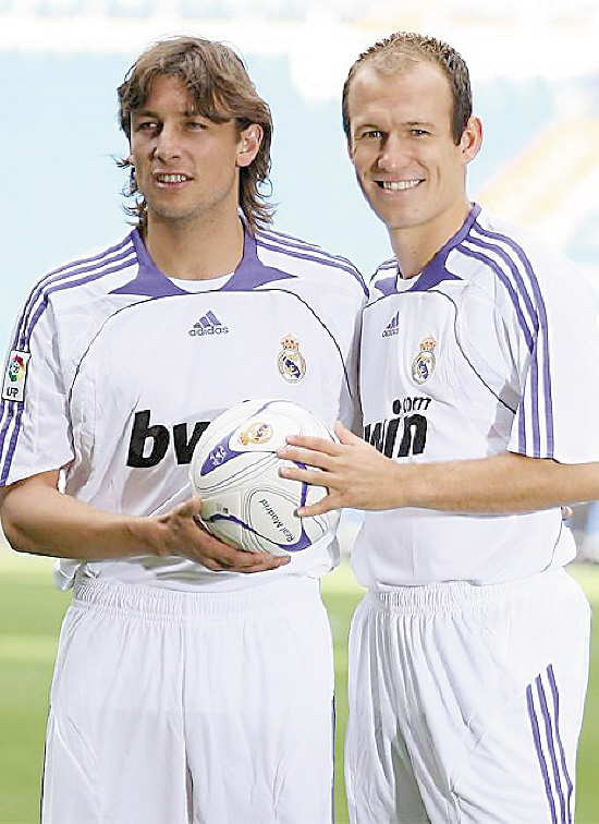 口轻擦造成 口轻擦造成